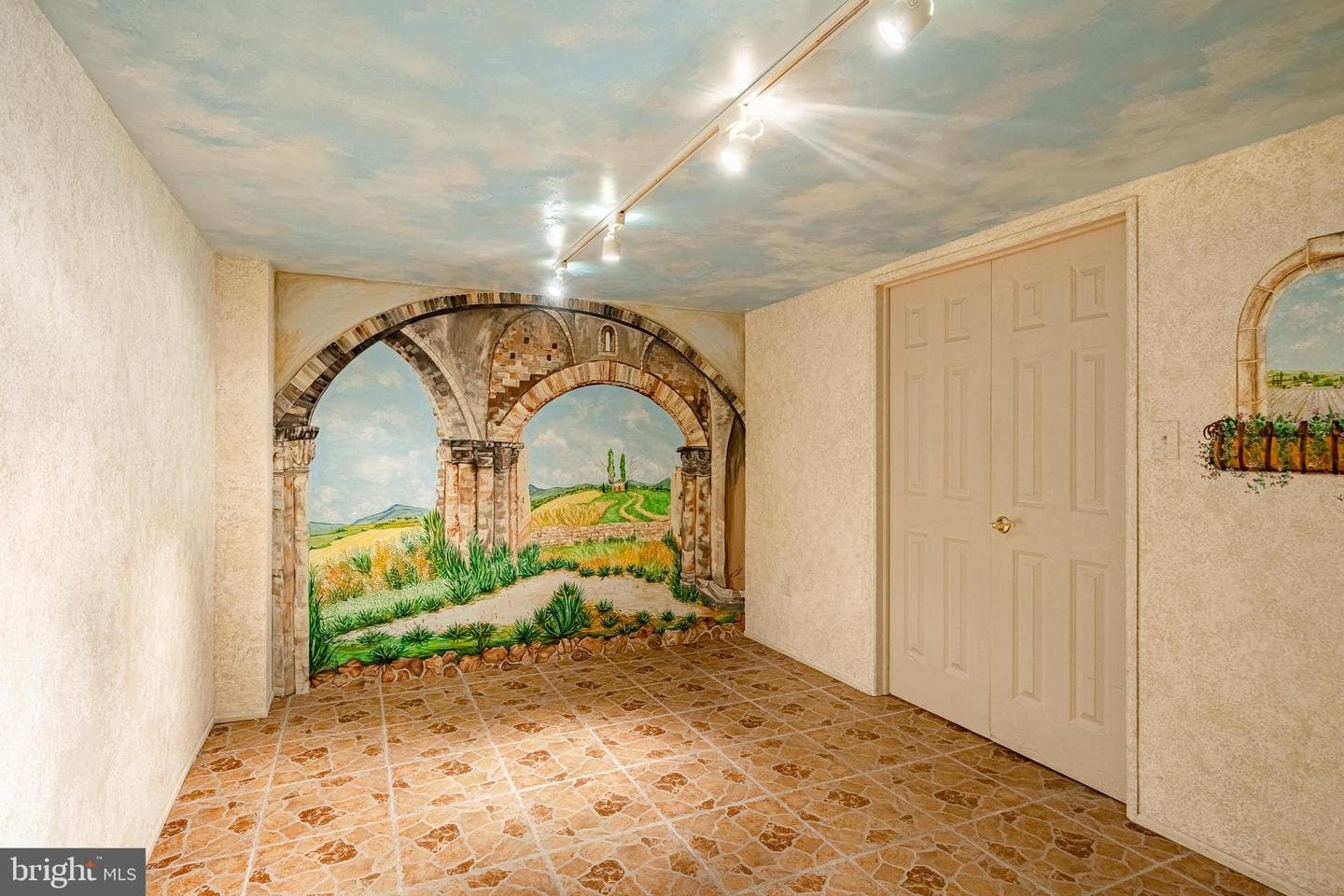 223 Cheshire Circle photo 44