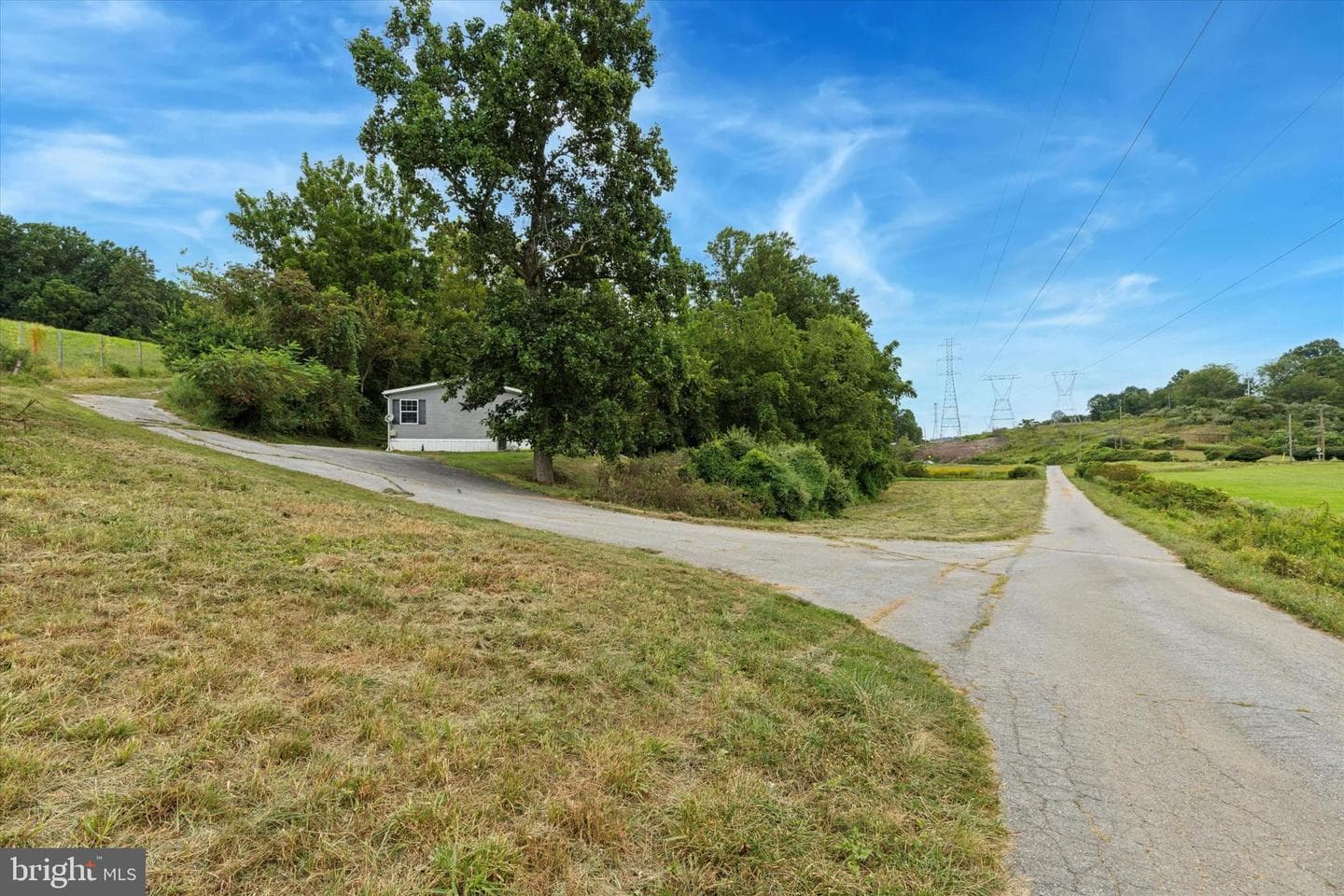 950 Sugars Bridge Road photo 3