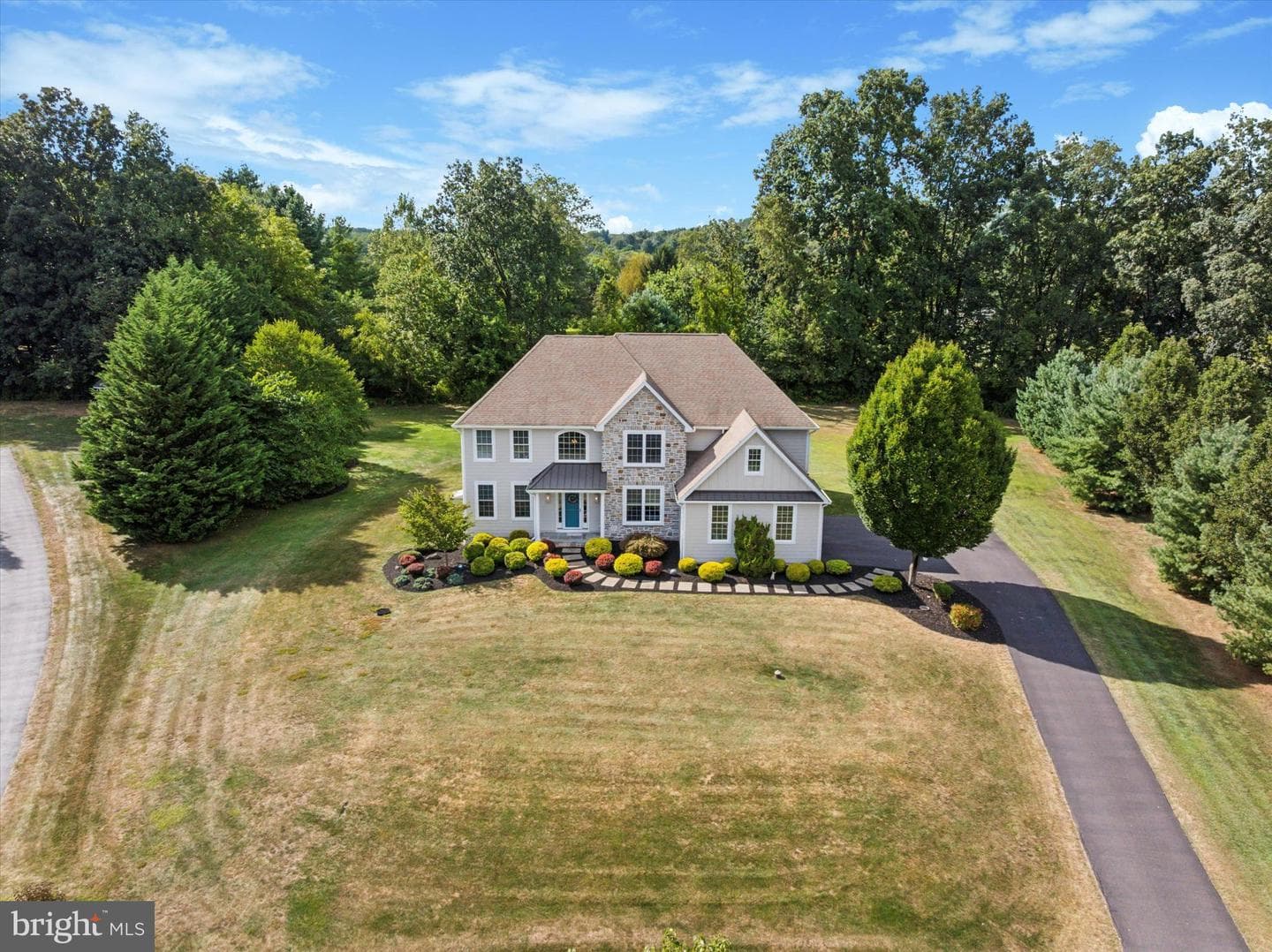 150 Horseshoe Lane photo 2