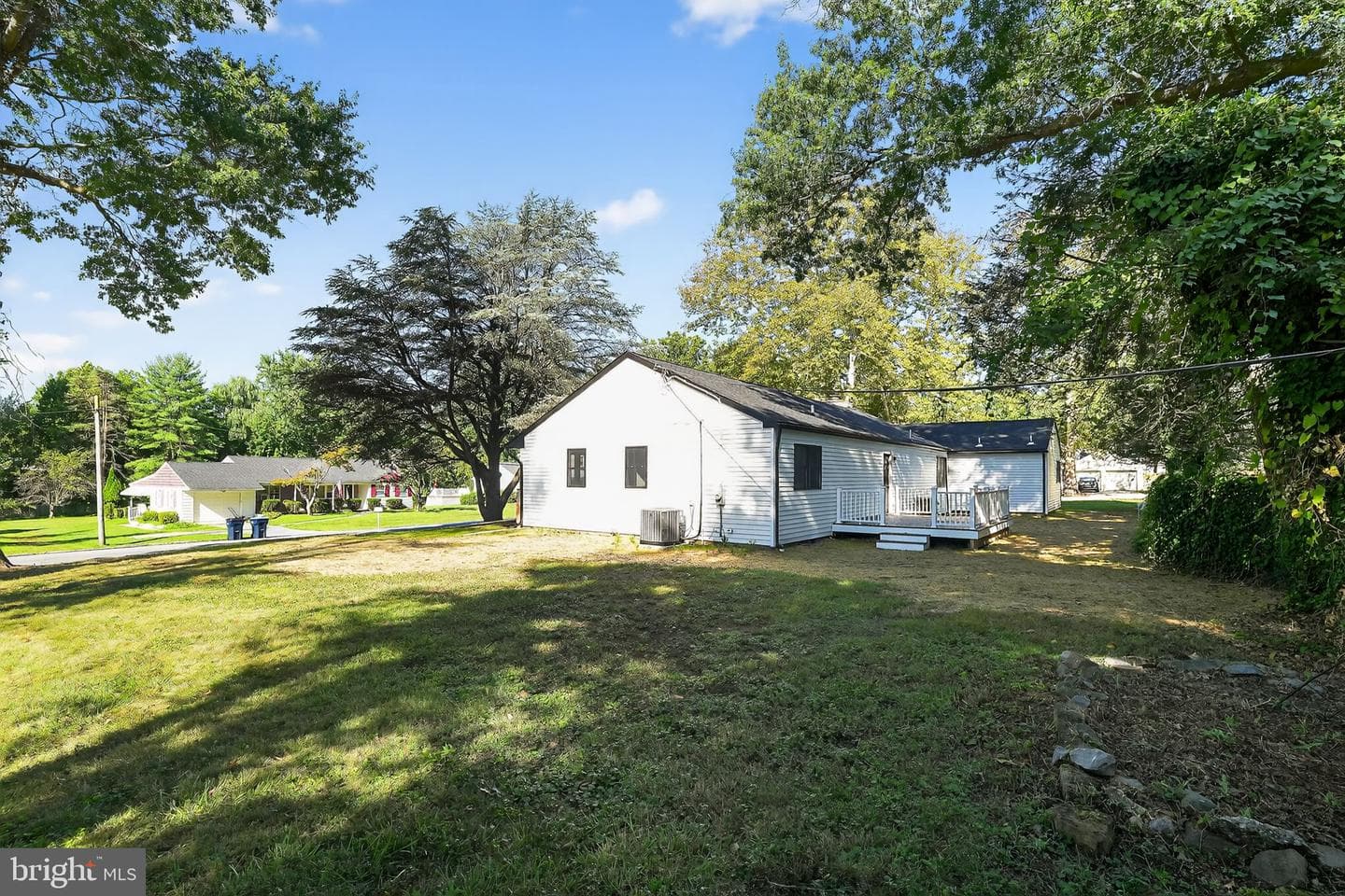 217 Kleyona Avenue photo 32
