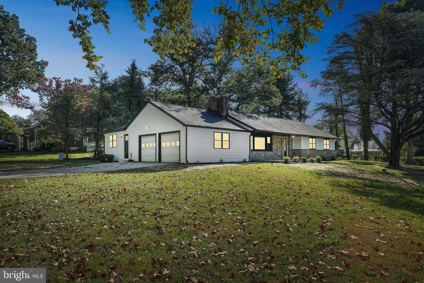 217 Kleyona Avenue photo 34