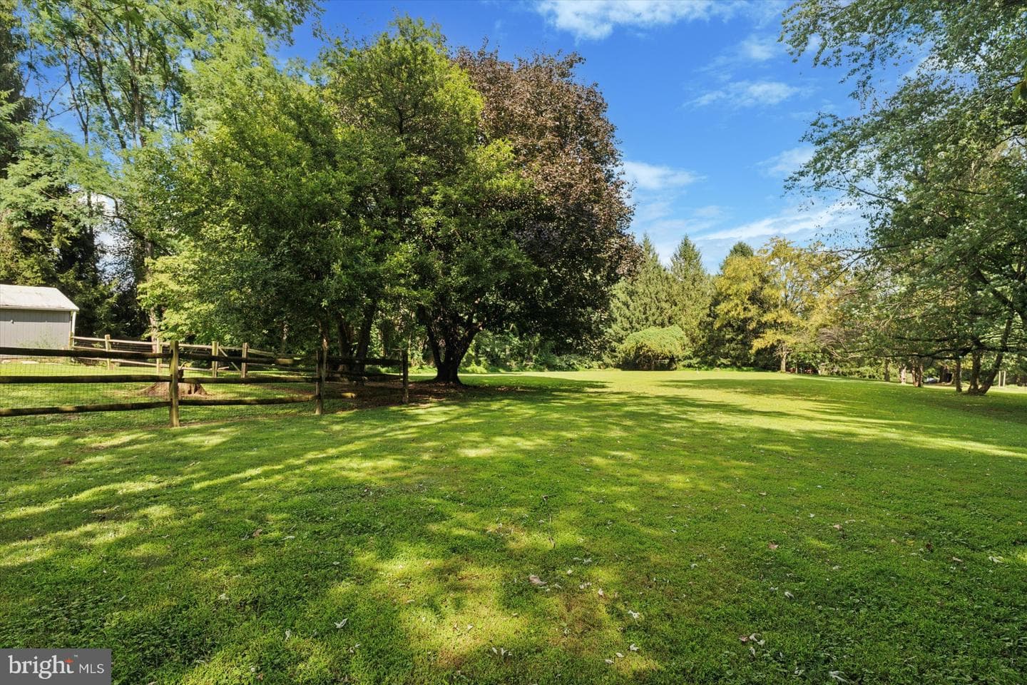 381 Rosehill Road photo 3