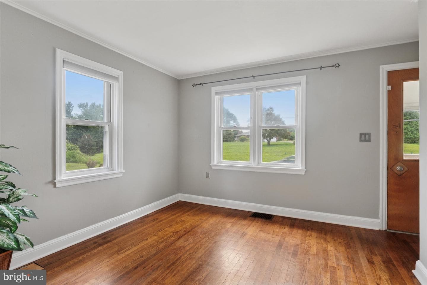 381 Rosehill Road photo 6