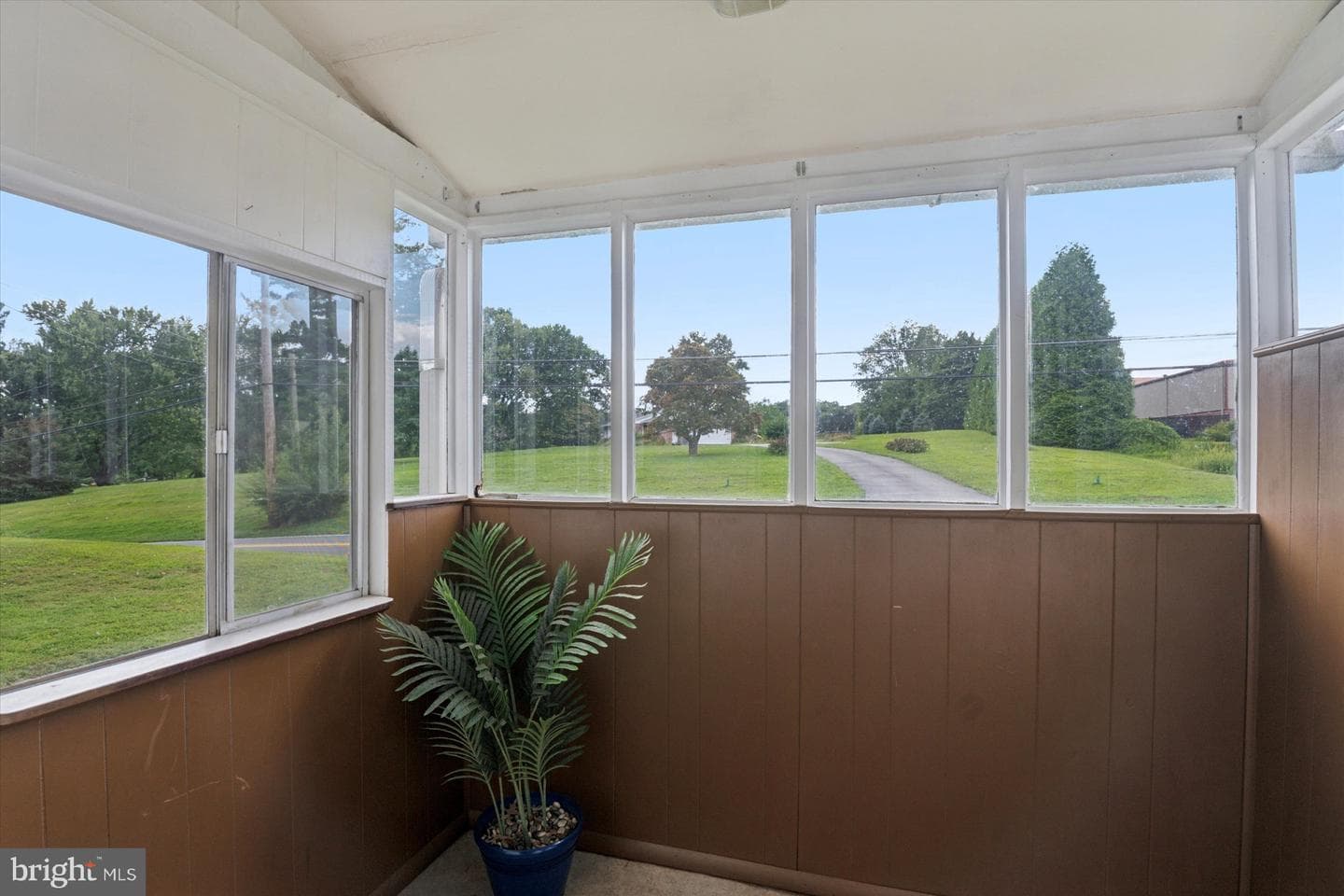 381 Rosehill Road photo 7
