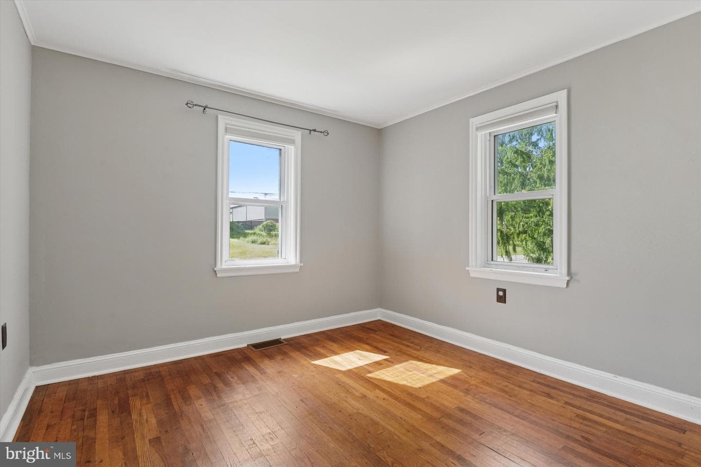 381 Rosehill Road photo 8