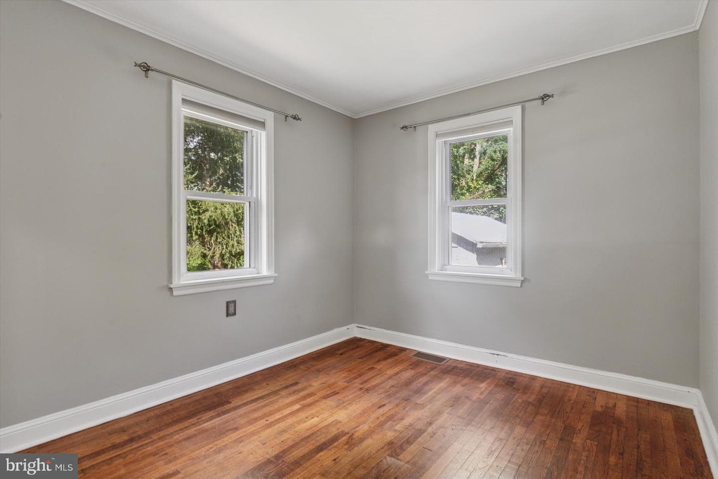381 Rosehill Road photo 9