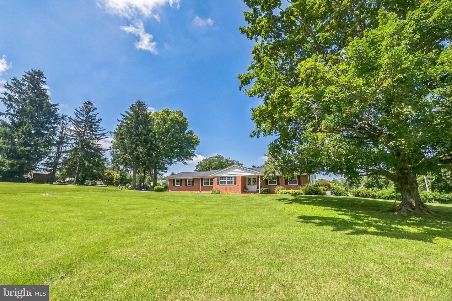 587 School House Road photo 3