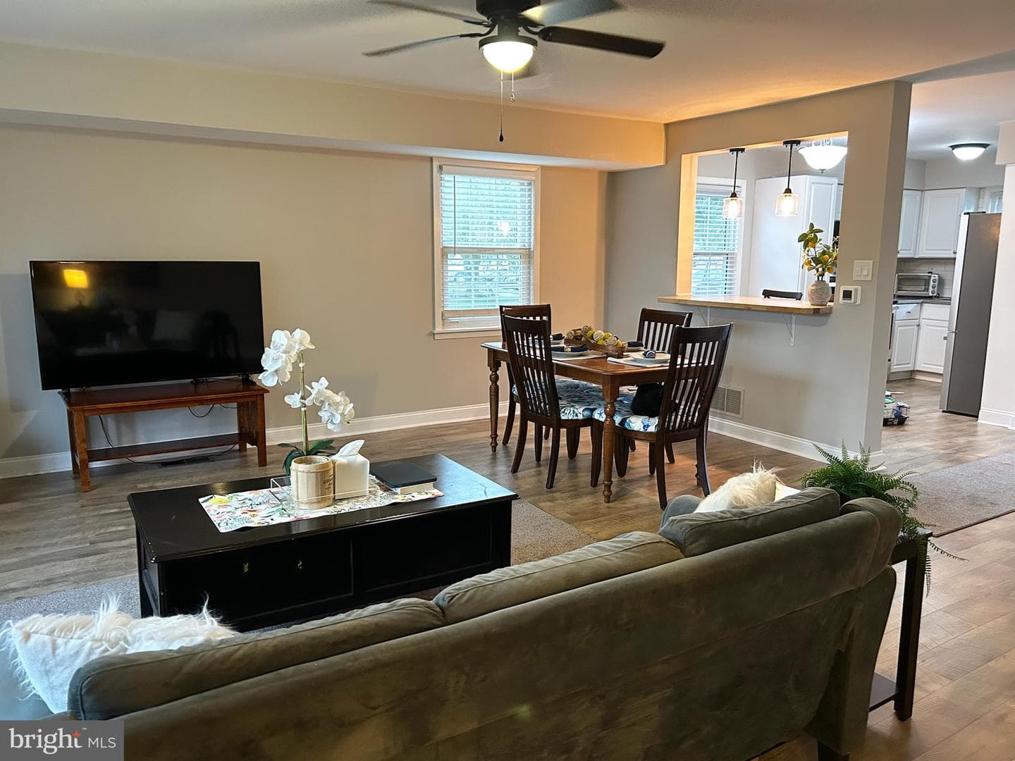 340 Carlyn Court photo 8