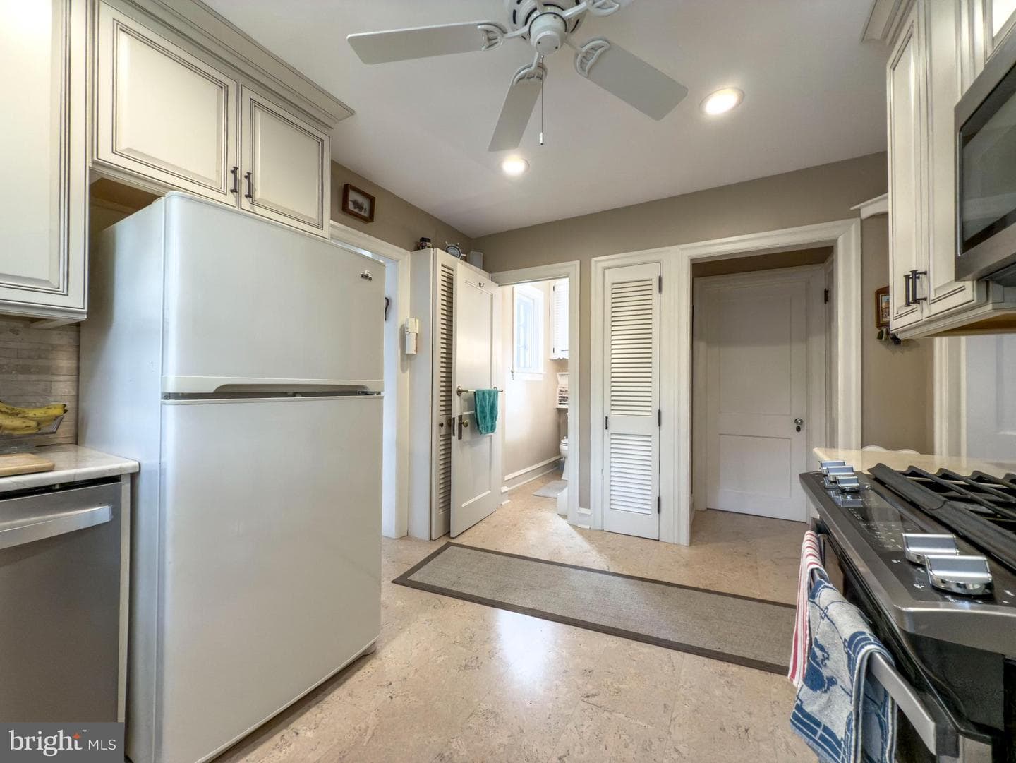524 Woodside Avenue photo 10