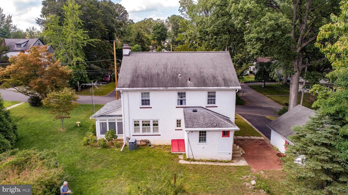 524 Woodside Avenue photo 3