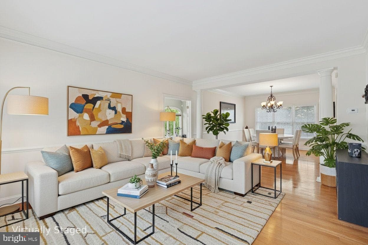 741 Heatherstone Drive photo 4