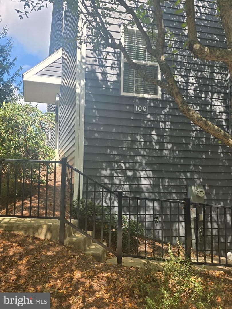 109 Driftwood Lane photo 3