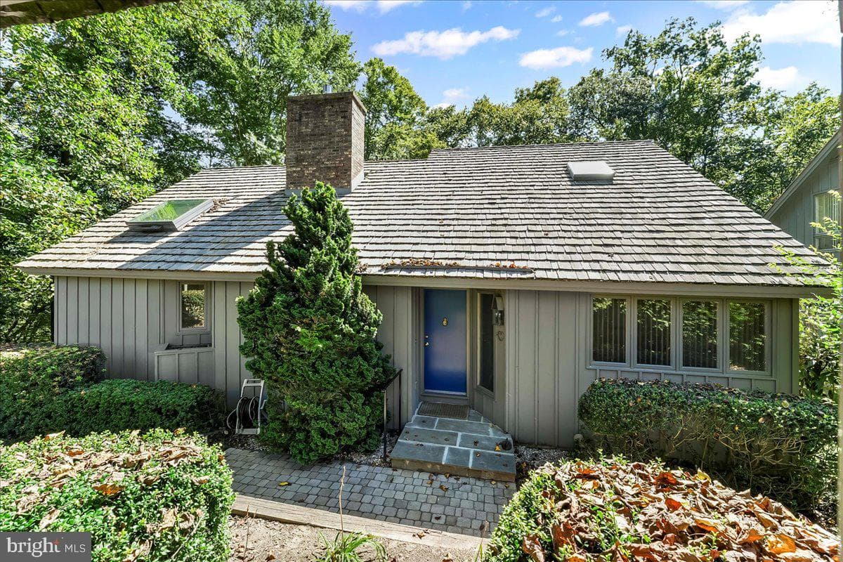 25 Southridge Drive photo 1