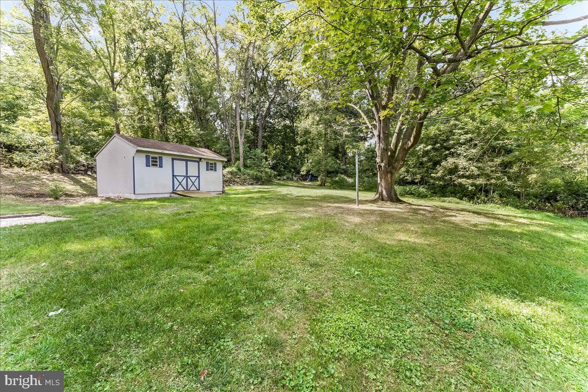 329 S Bonsall Road photo 22