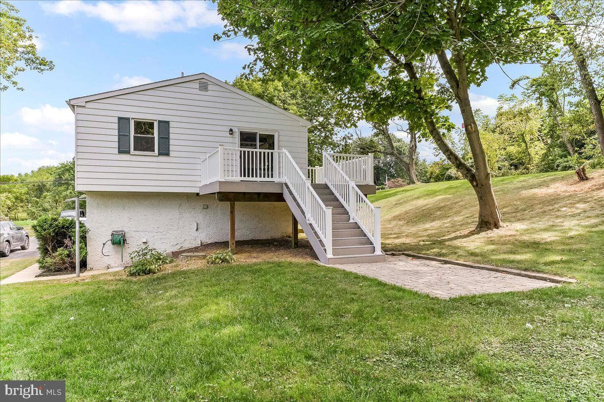 329 S Bonsall Road photo 23
