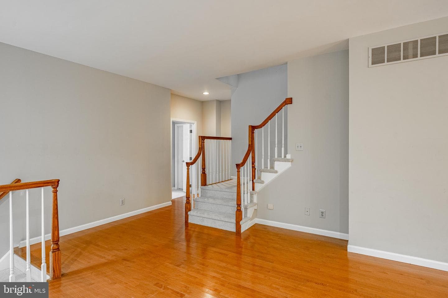 120 Elizabeth Court photo 11