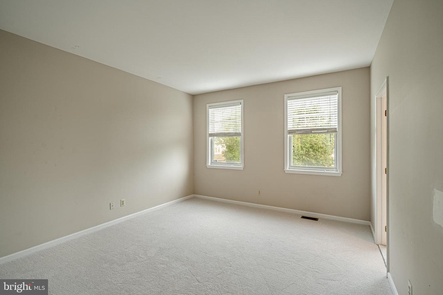 120 Elizabeth Court photo 16
