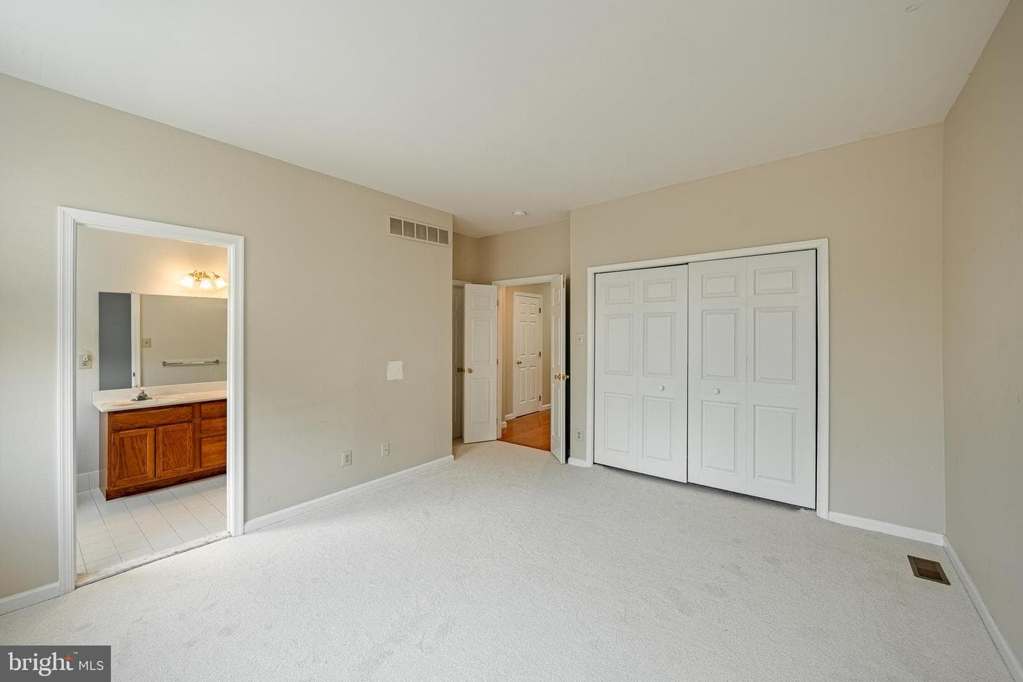 120 Elizabeth Court photo 17