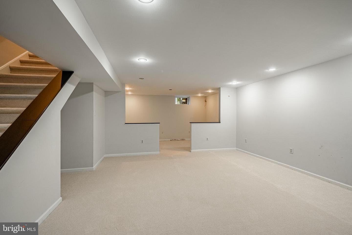 120 Elizabeth Court photo 32