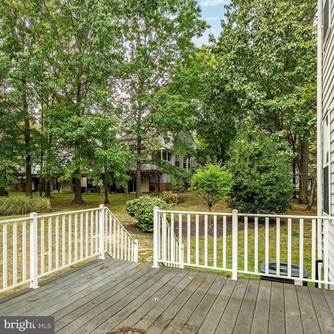 120 Elizabeth Court photo 38