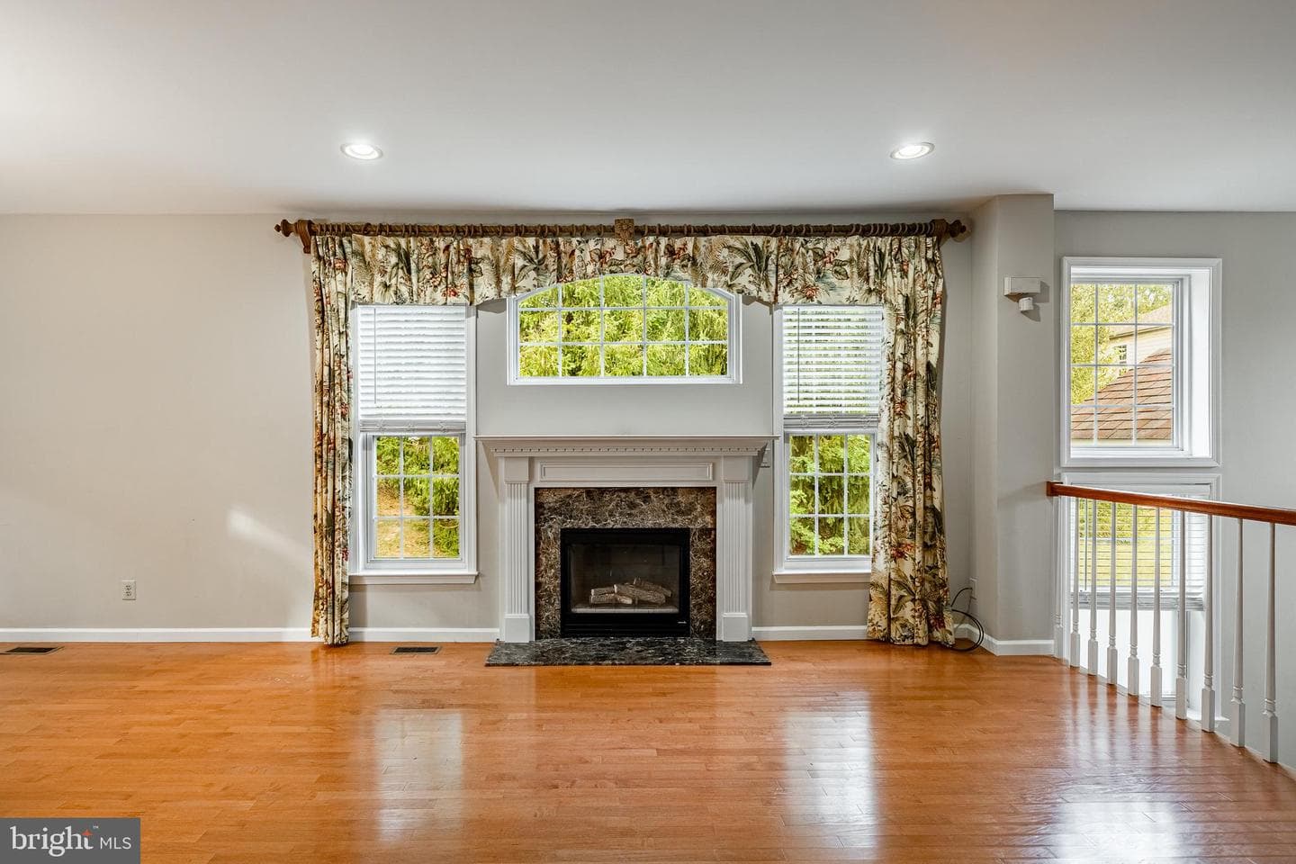 120 Elizabeth Court photo 5