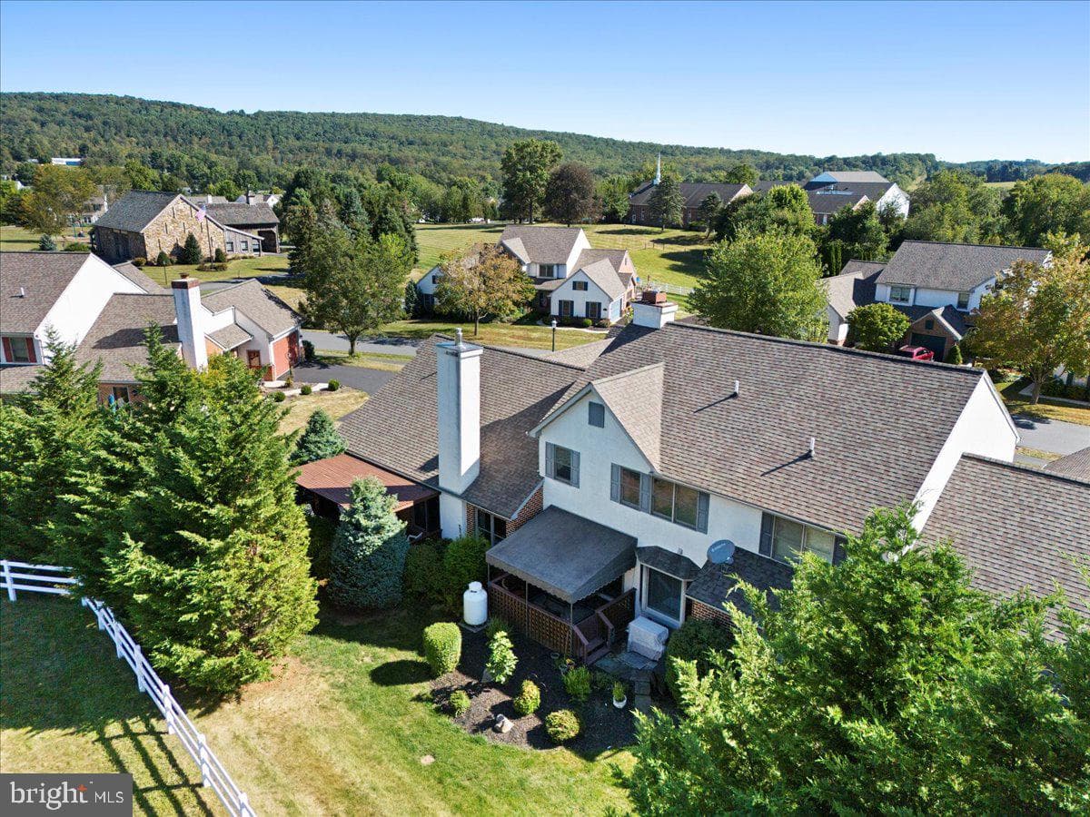 236 Steeplechase Drive photo 31