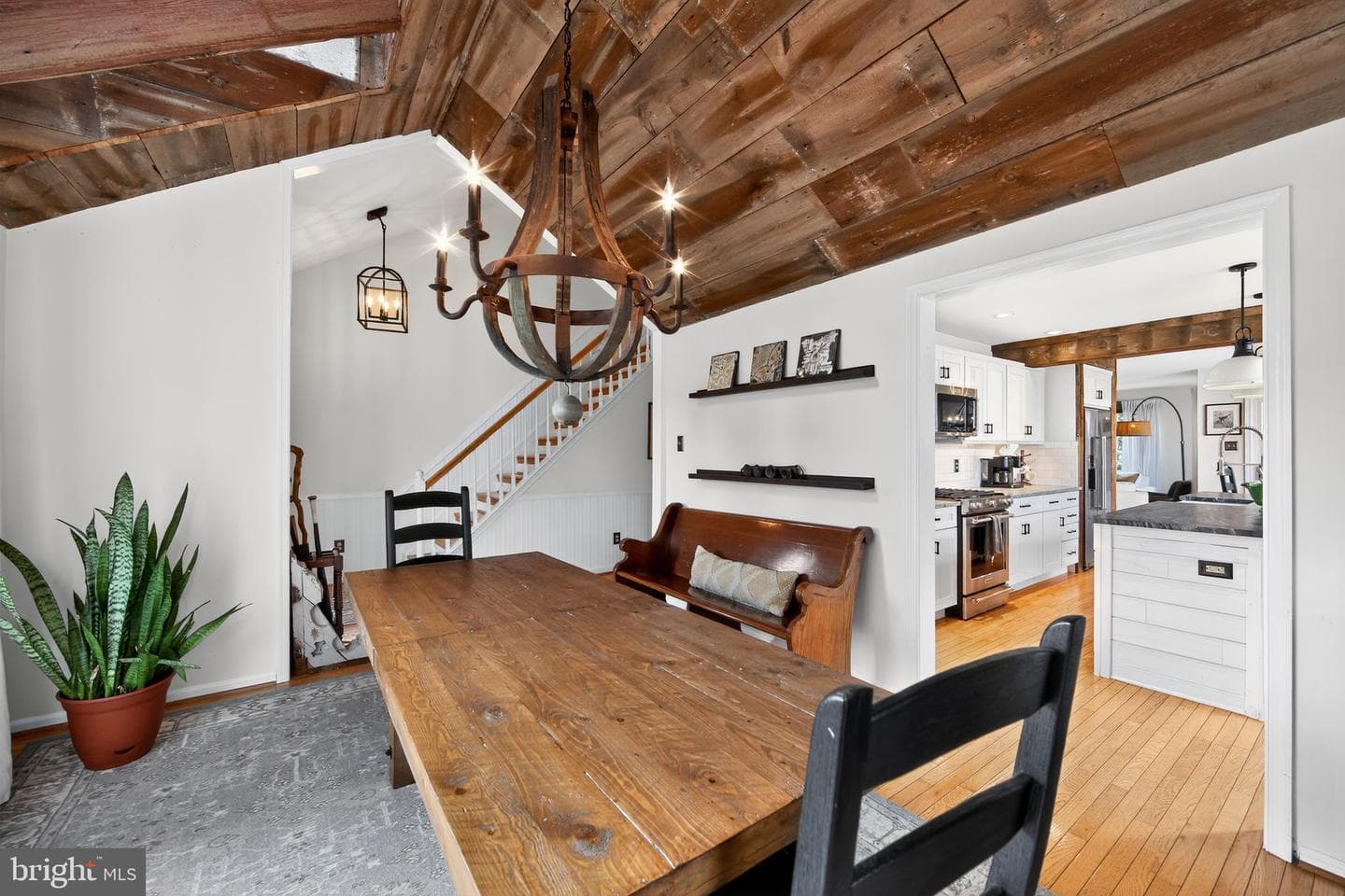 526 Larkins Bridge Drive photo 6