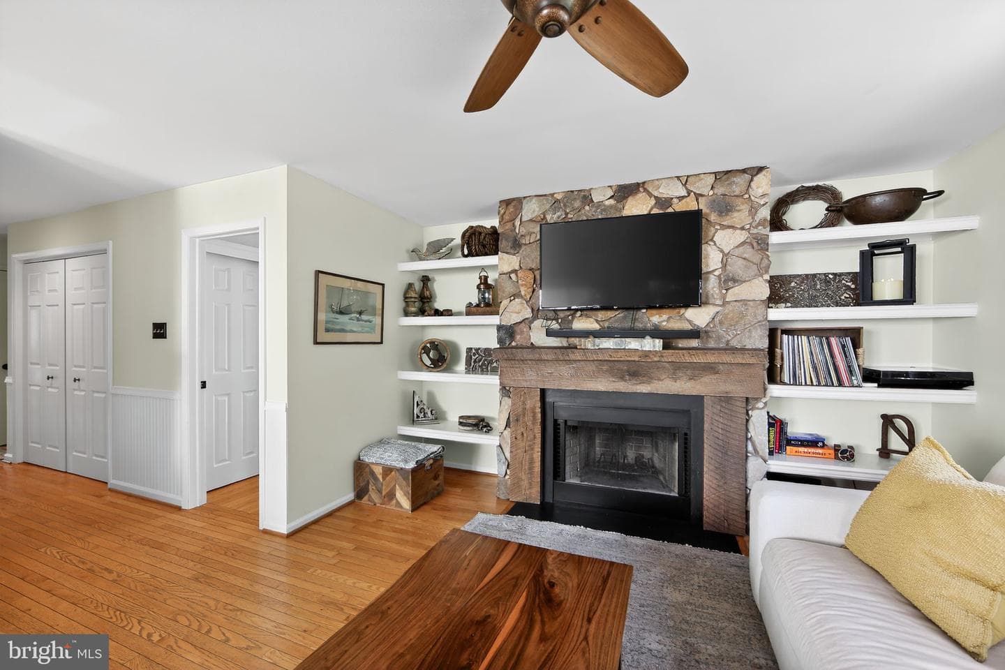 526 Larkins Bridge Drive photo 7