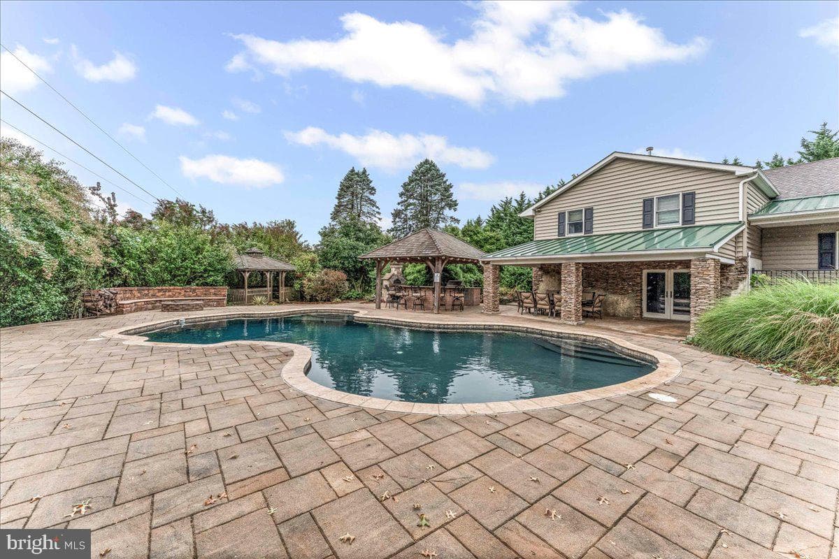 756 Ewing Road photo 4
