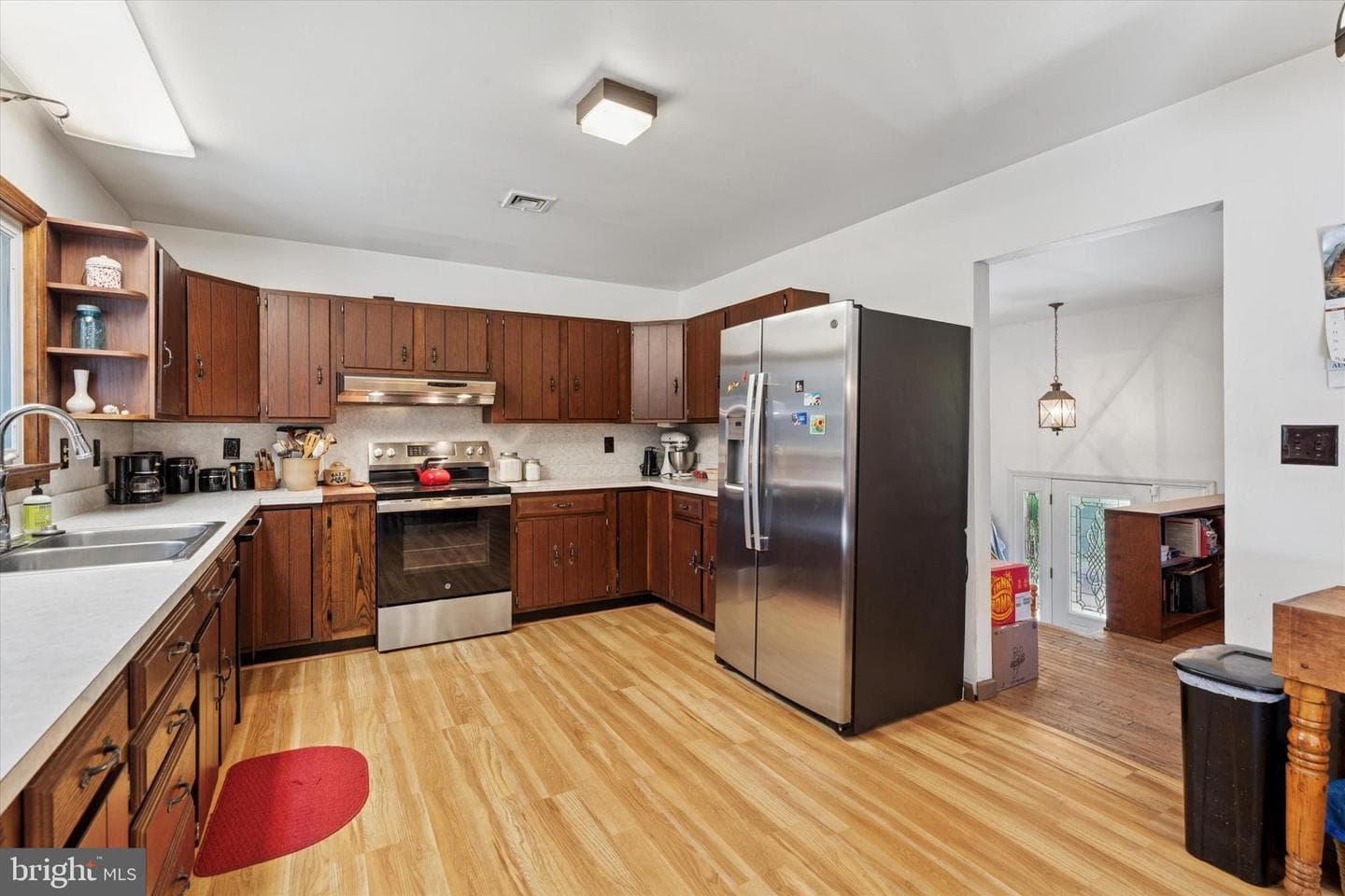 101 W Kings Highway photo 26