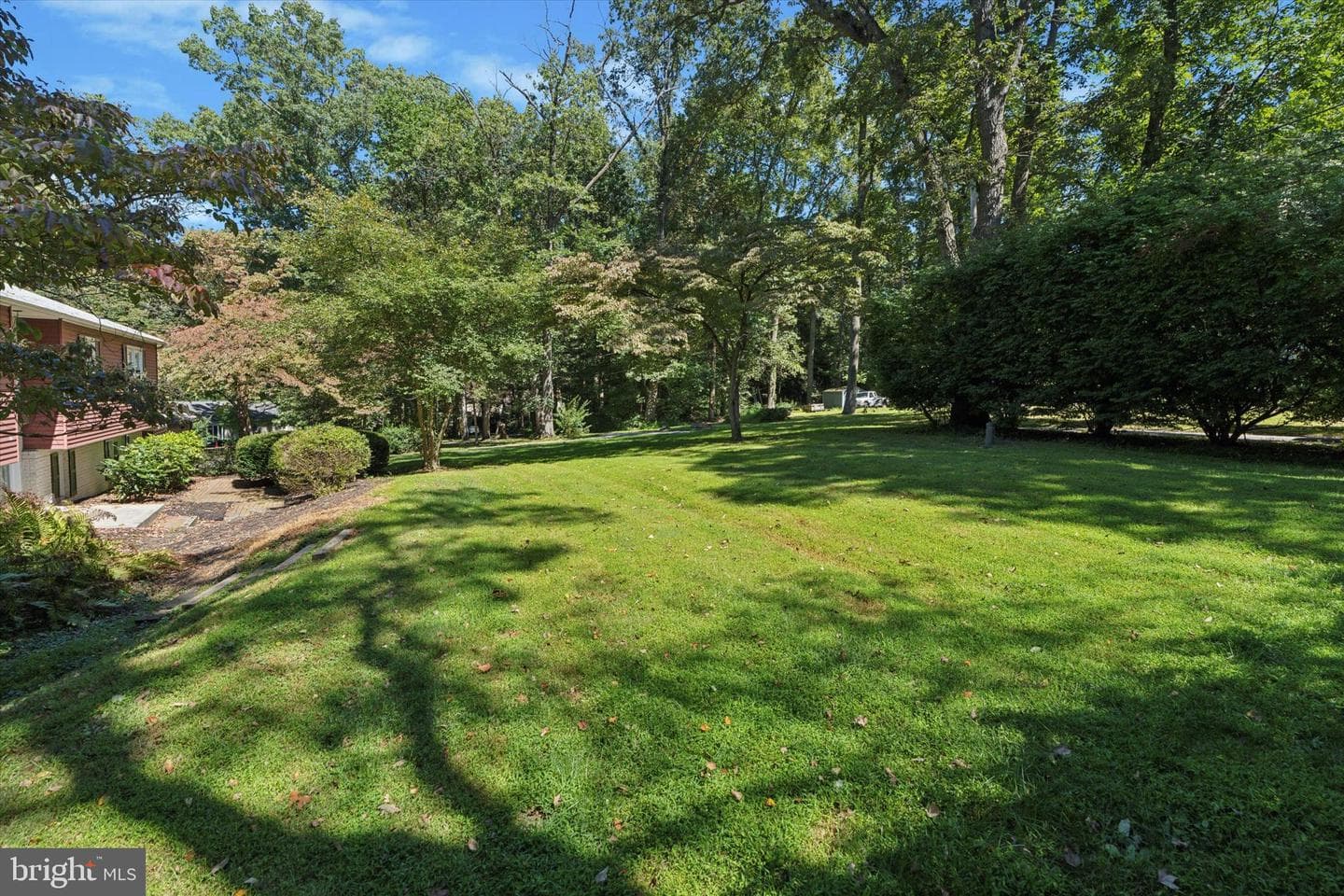 101 W Kings Highway photo 32