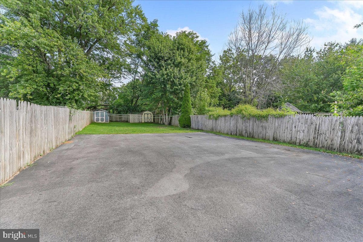 643 Market Street photo 22