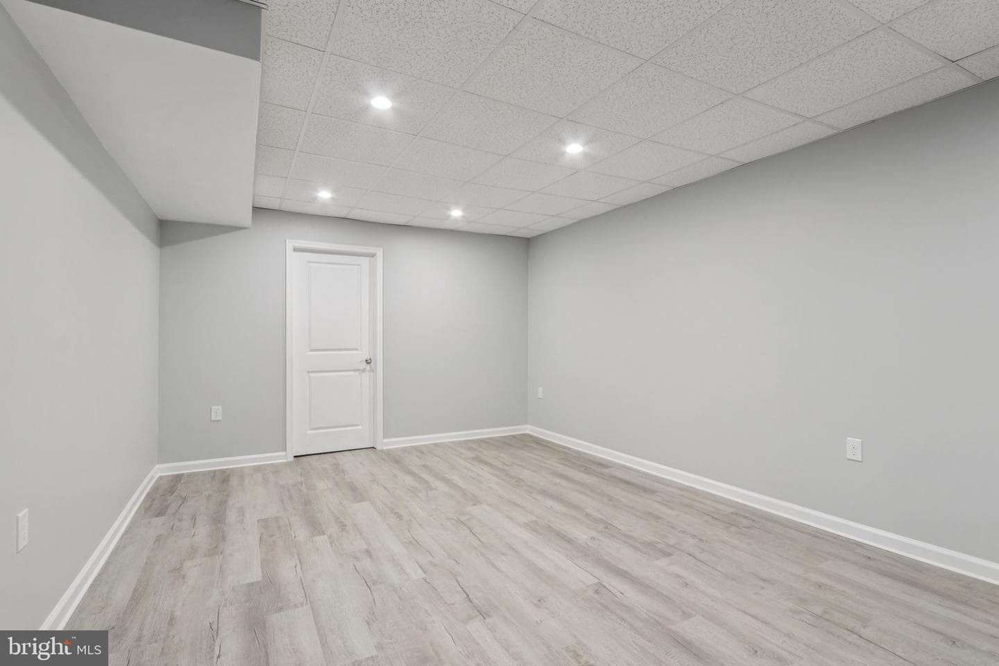 1035 Snyder Avenue photo 53