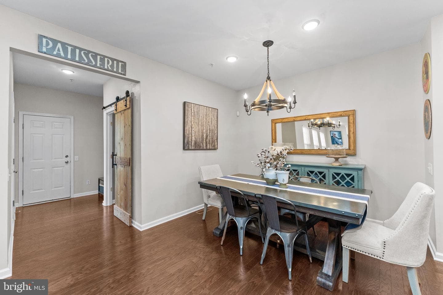 726 Sun Valley Court photo 11