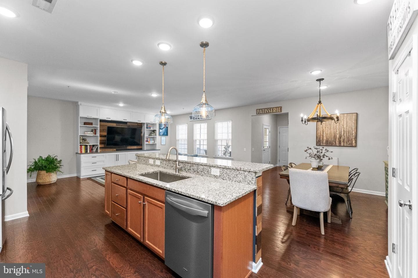 726 Sun Valley Court photo 15