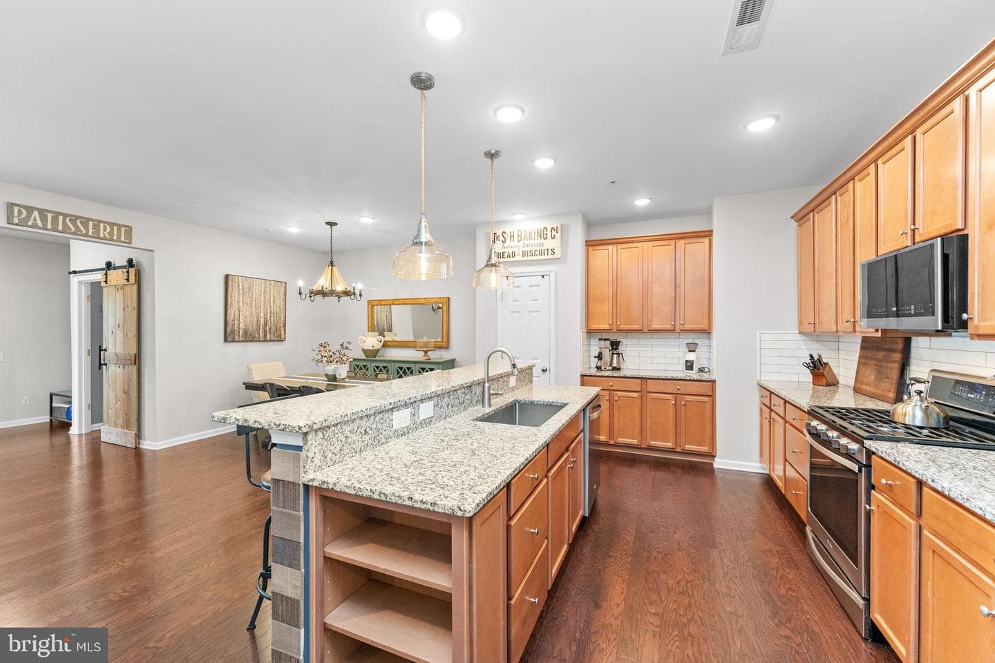 726 Sun Valley Court photo 16