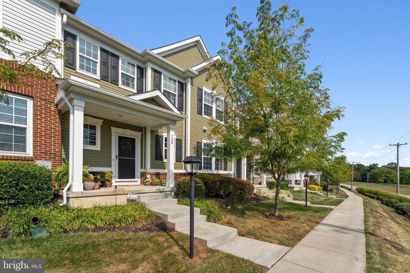 726 Sun Valley Court photo 2