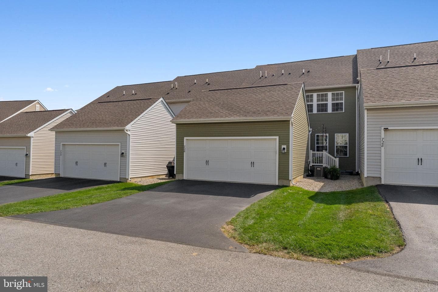 726 Sun Valley Court photo 32