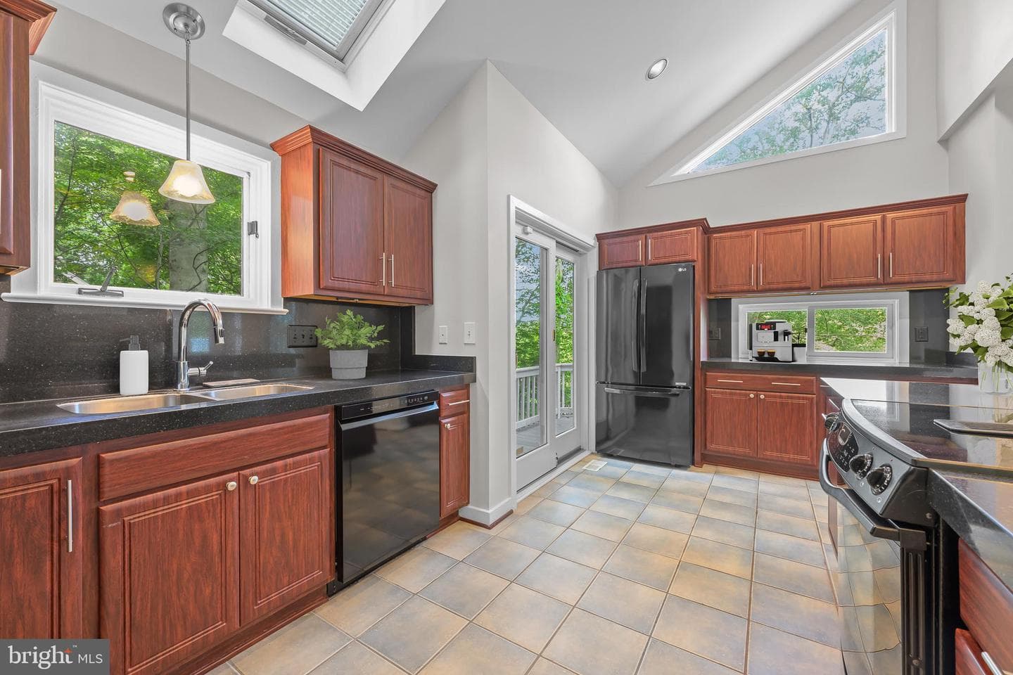 14 White Clay Drive photo 15