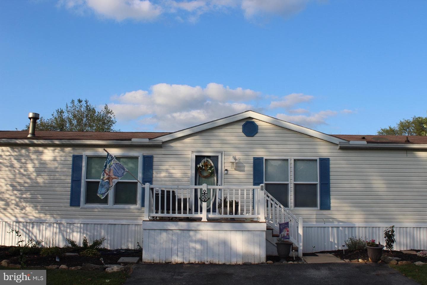 8 Williams Way photo 2