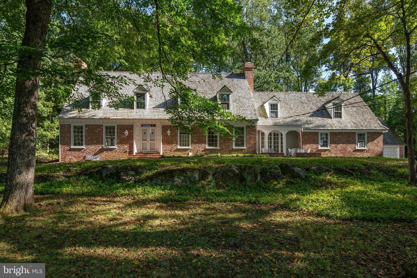 8 Foxchase Road photo 1