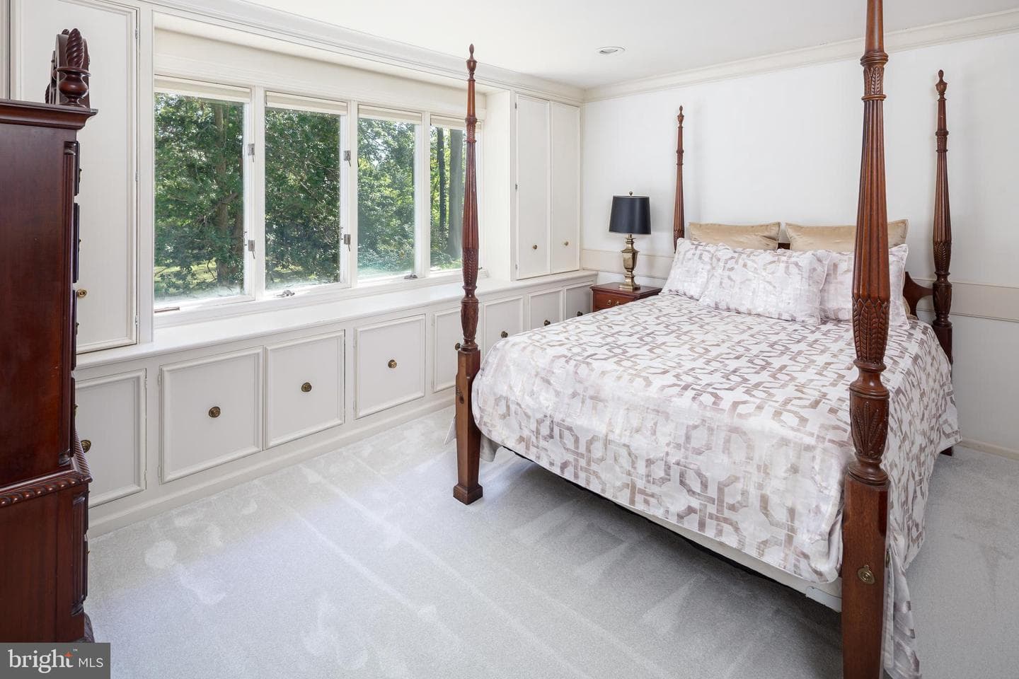 8 Foxchase Road photo 28