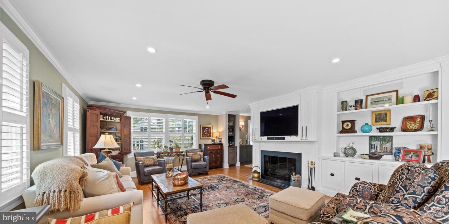 1107 Queens Way photo 10