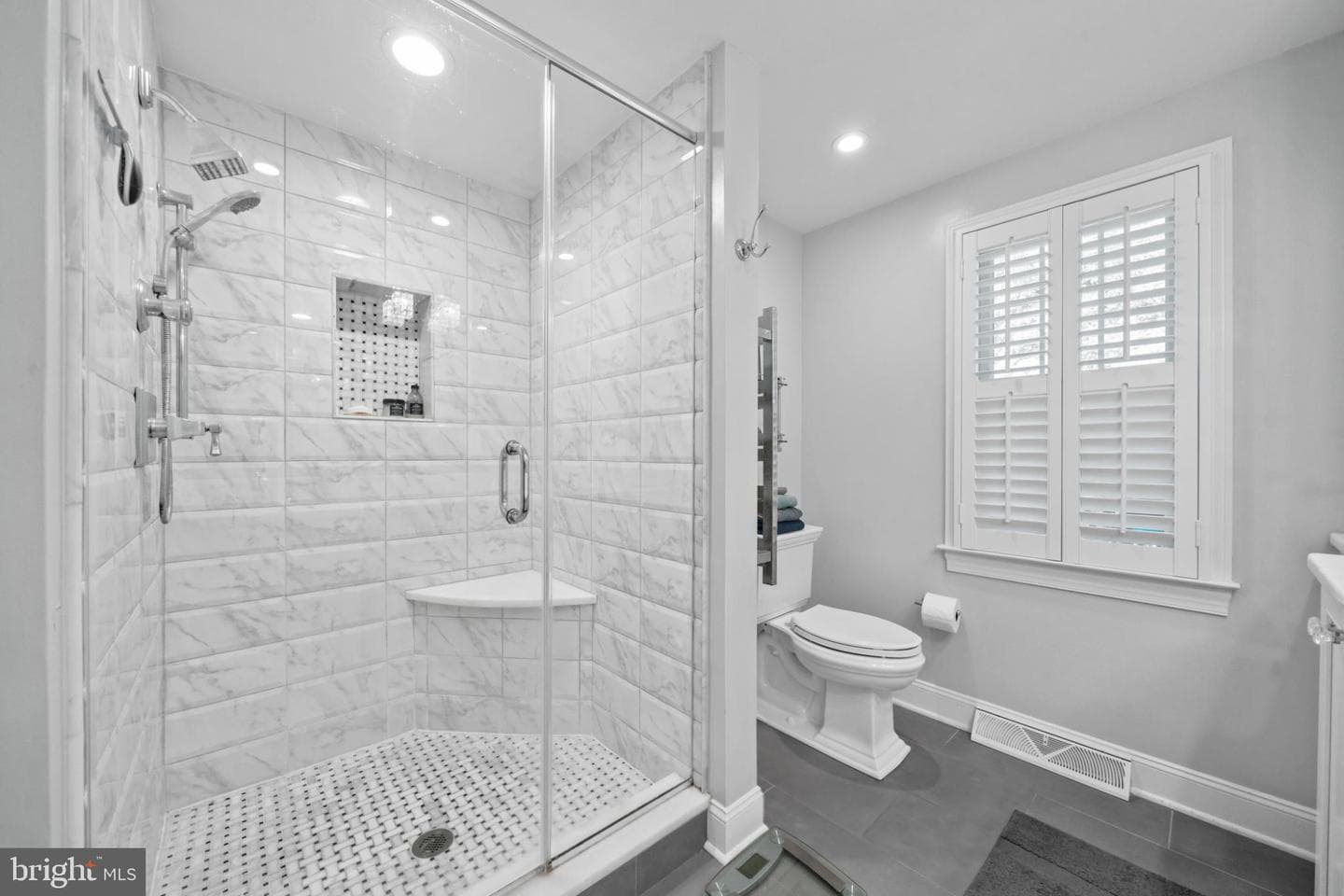 1107 Queens Way photo 30