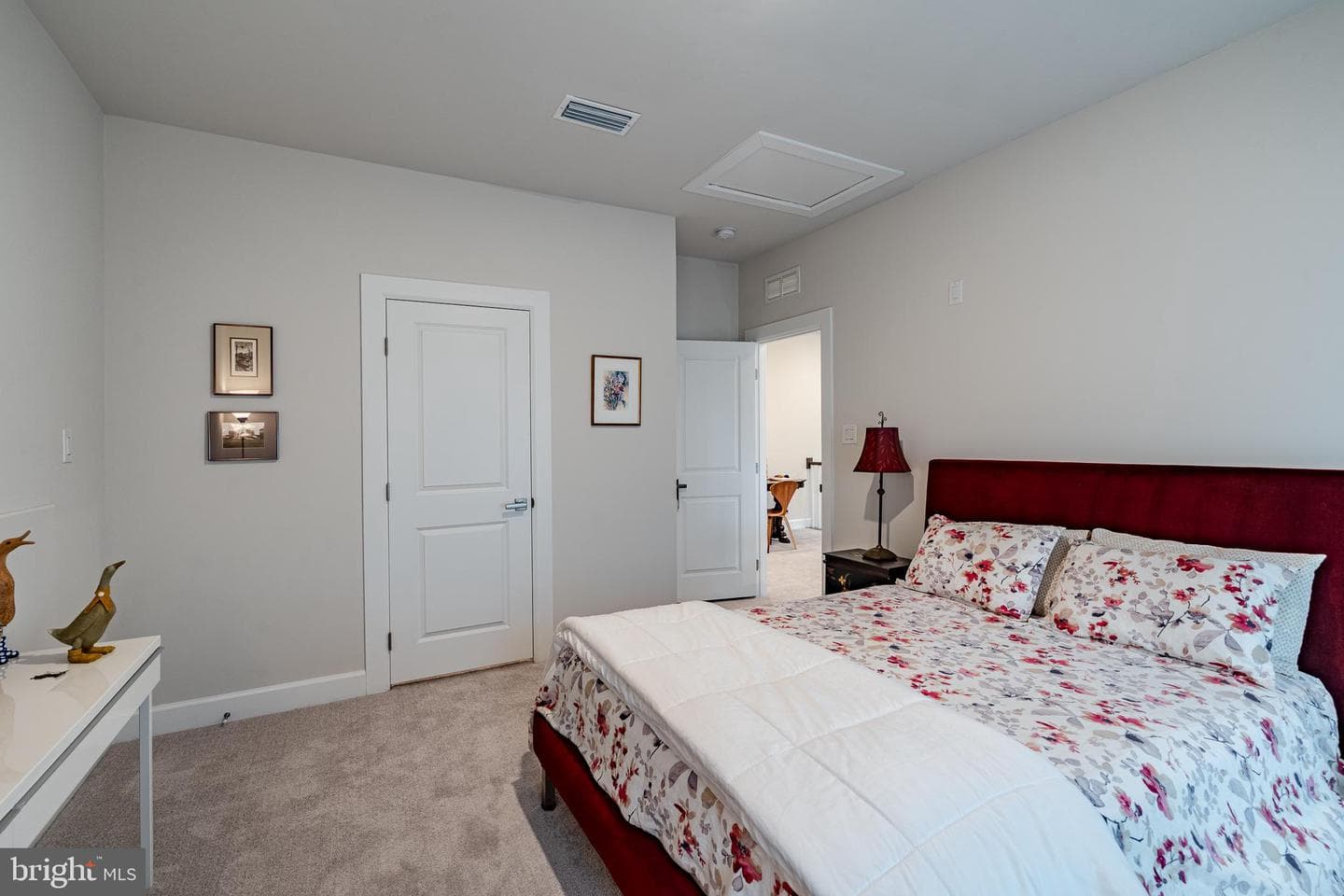 1405 Gorky Lane photo 36