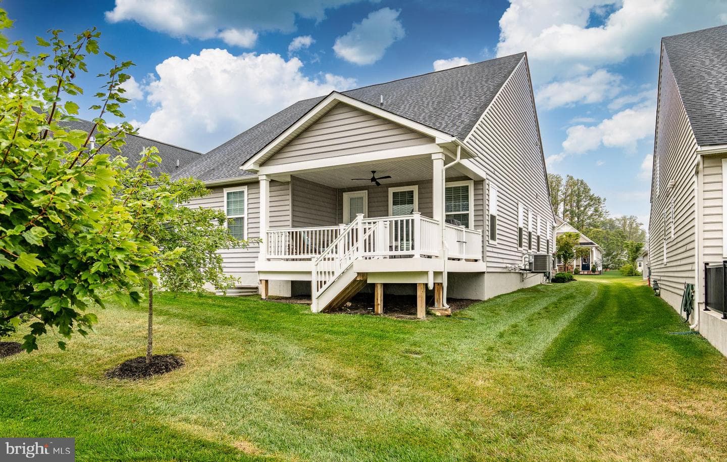 1405 Gorky Lane photo 45