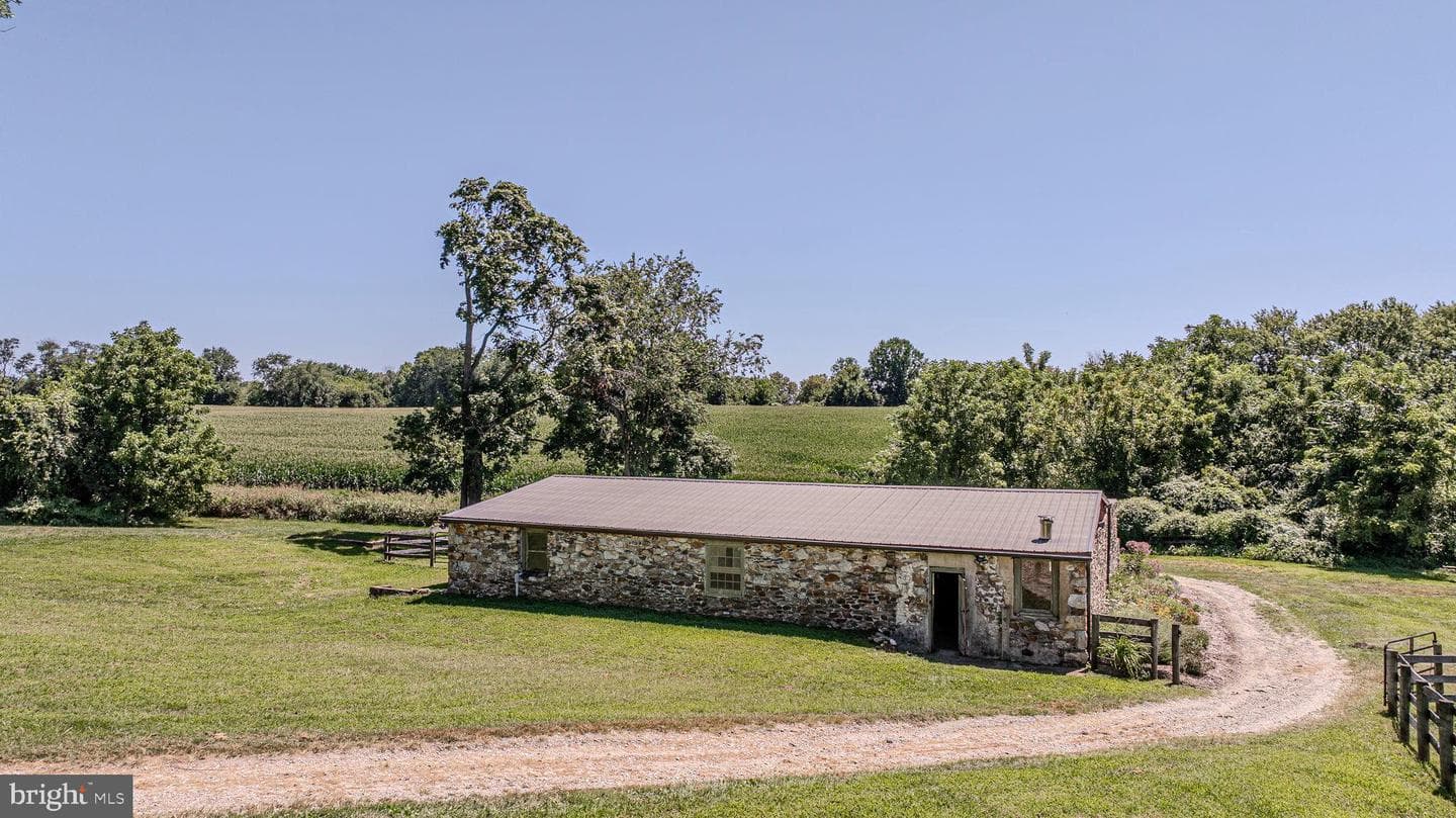 1427 Flint Hill Road photo 3