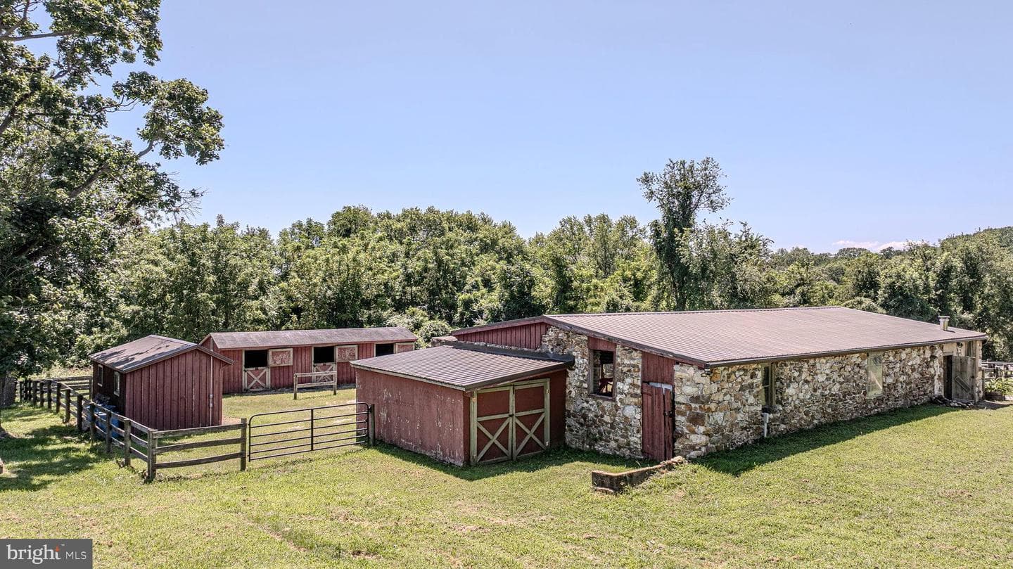 1427 Flint Hill Road photo 4