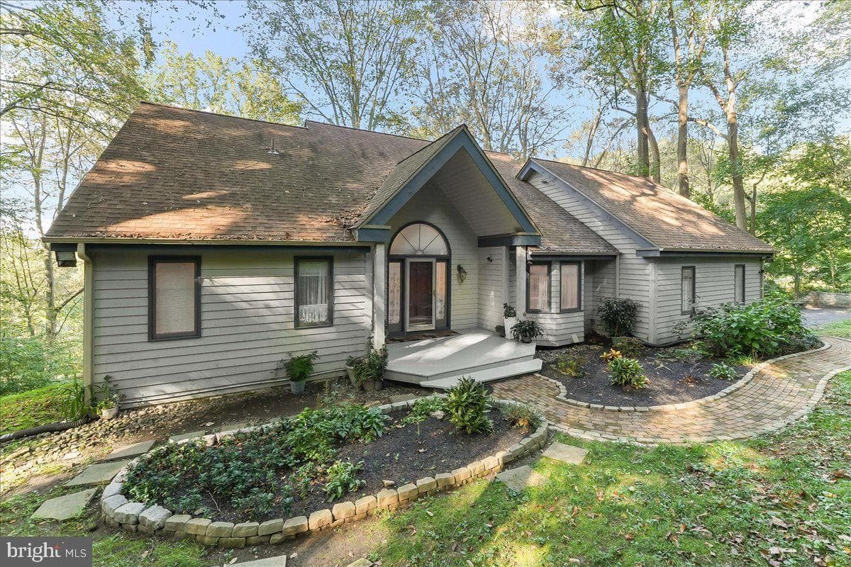 2 Briarwood Ct. photo 4