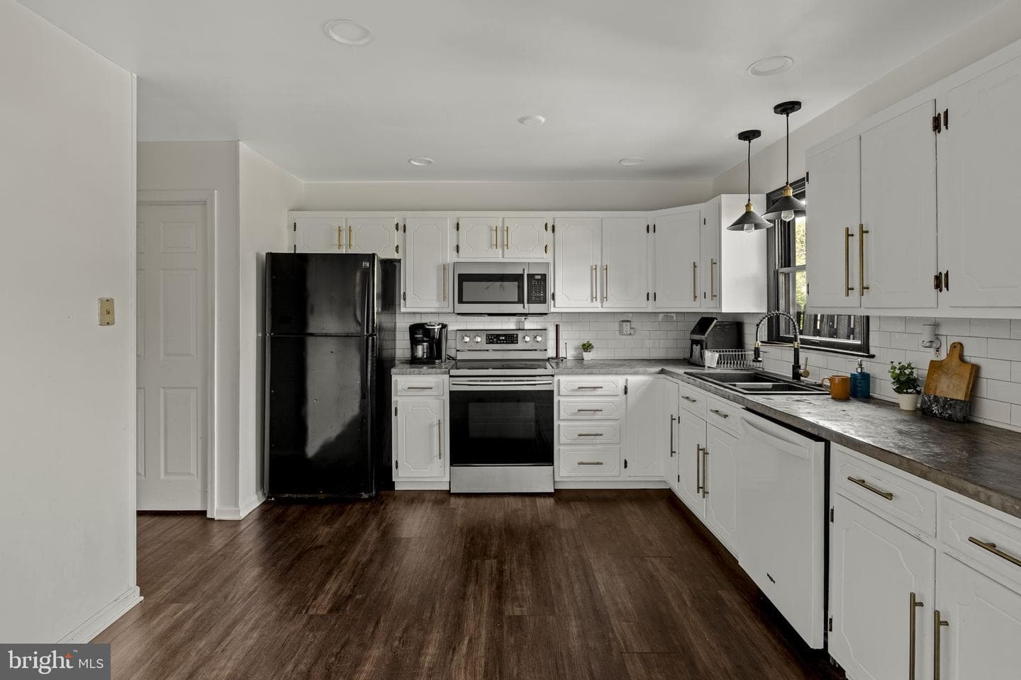 407 Cahill Circle photo 12